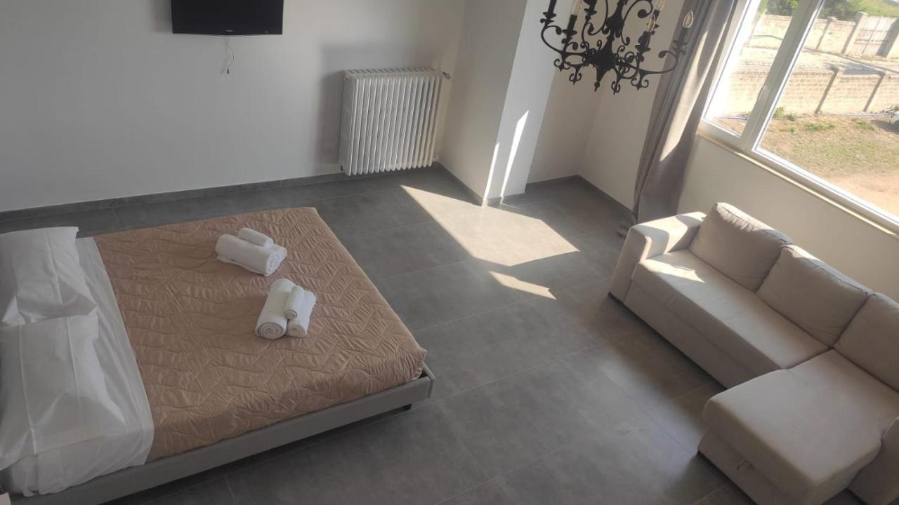Silver House Monopoli Luaran gambar