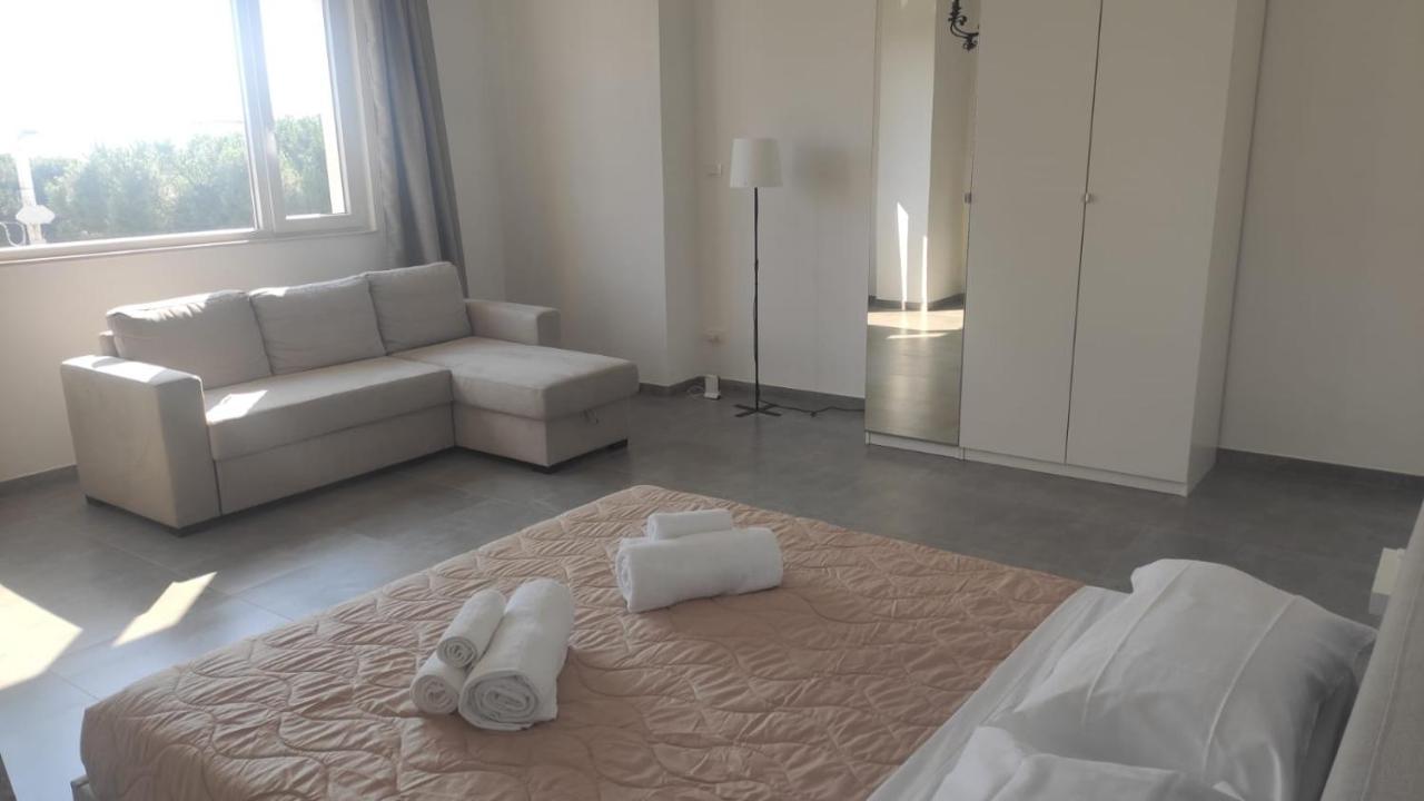 Silver House Monopoli Luaran gambar